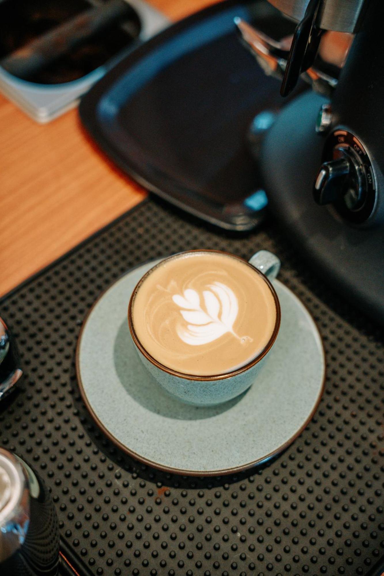 Puu Pau Hotel & Coffee Shop Labuan Bajo Zewnętrze zdjęcie
